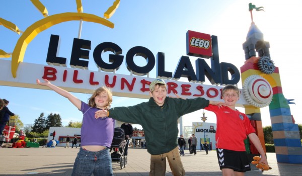 IMG_7941ALL_legoland-entrance